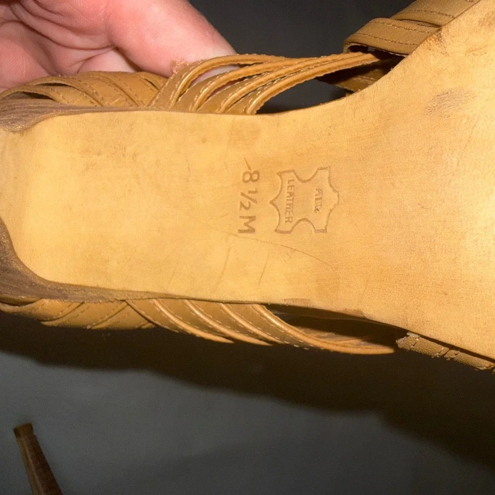 Tory Burch Tan Leather Strappy Caged Stiletto Heels Sandals Gold Logo Zip 8.5M